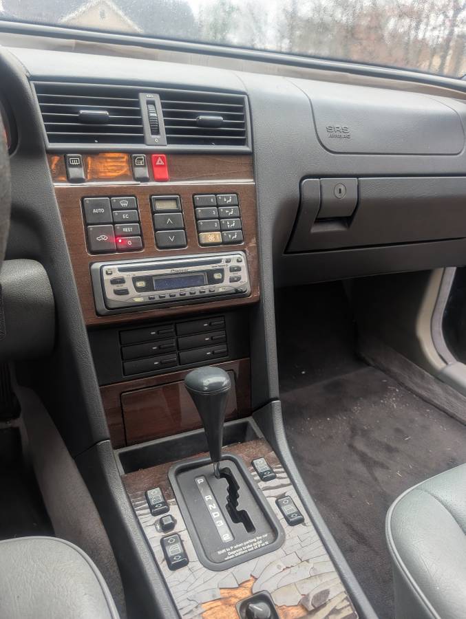 Mercedes-benz-c-class-1994-black-1