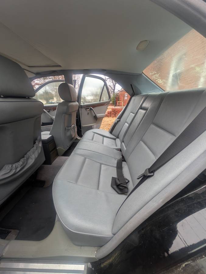 Mercedes-benz-c-class-1994-black-2