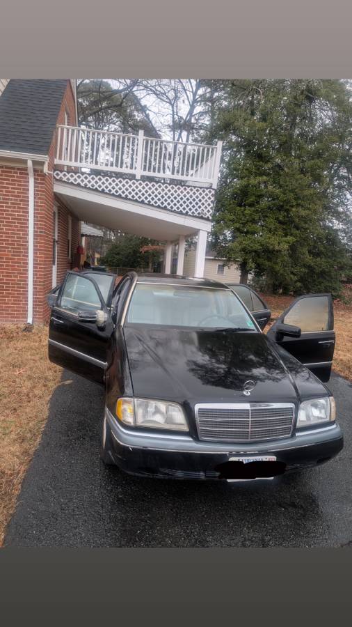 Mercedes-benz-c-class-1994-black-4