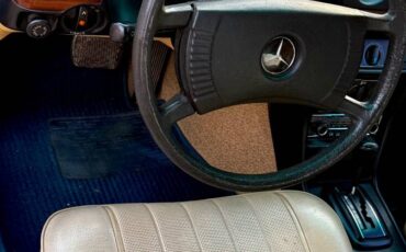 Mercedes-benz-c240-diesel-1978-13