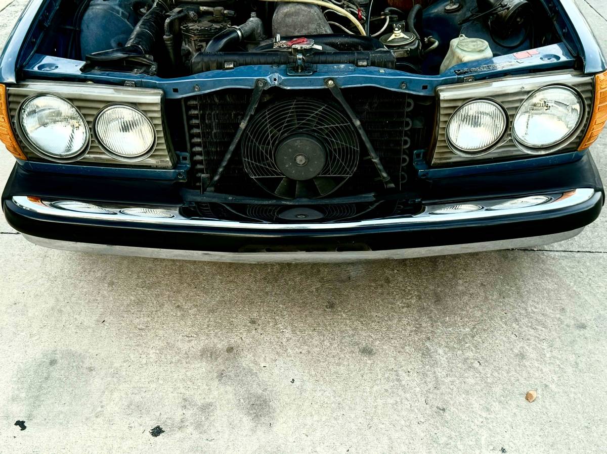 Mercedes-benz-c240-diesel-1978-15