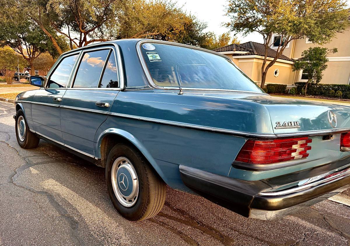 Mercedes-benz-c240-diesel-1978-21