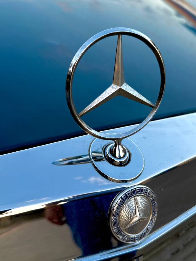 Mercedes-benz-c240-diesel-1978-4