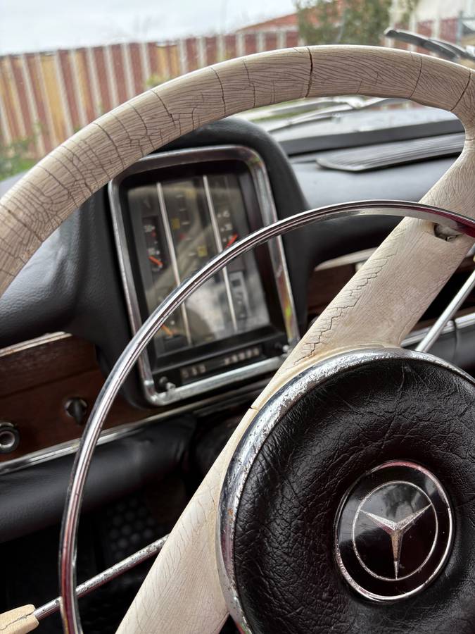 Mercedes-benz-e-class-1964-black-11