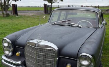 Mercedes-benz-e-class-1964-black-12