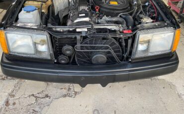 Mercedes-benz-e-class-1987-black-15