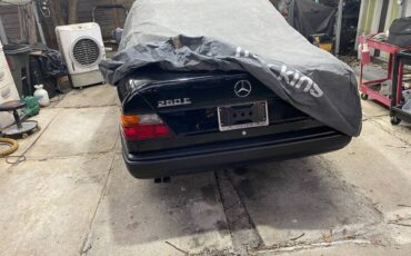 Mercedes-benz-e-class-1987-black-17