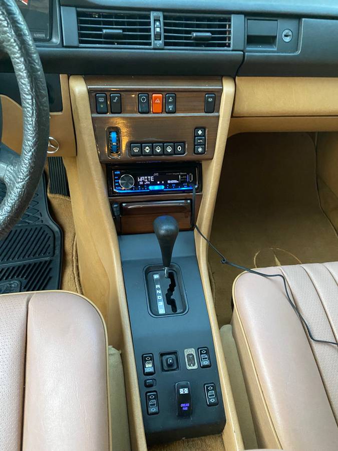 Mercedes-benz-e-class-1987-black-5