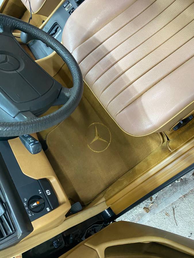 Mercedes-benz-e-class-1987-black-8