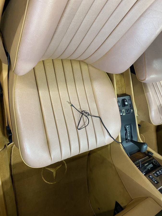 Mercedes-benz-e-class-1987-black-9