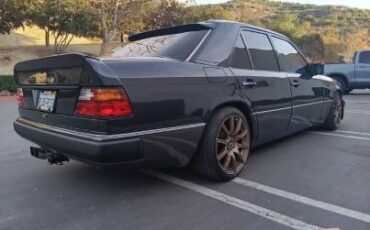 Mercedes-benz-e-class-1993-grey-1