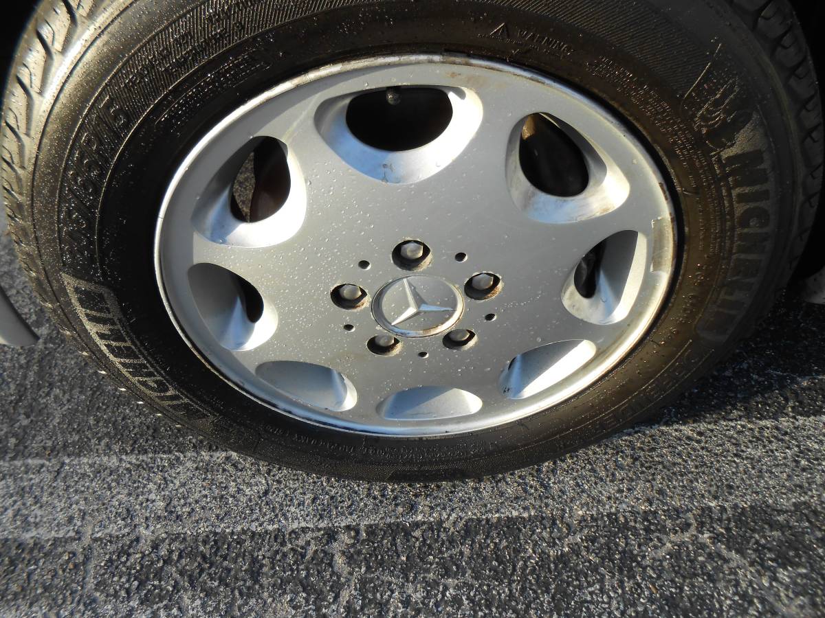 Mercedes-benz-e-class-1994-white-8