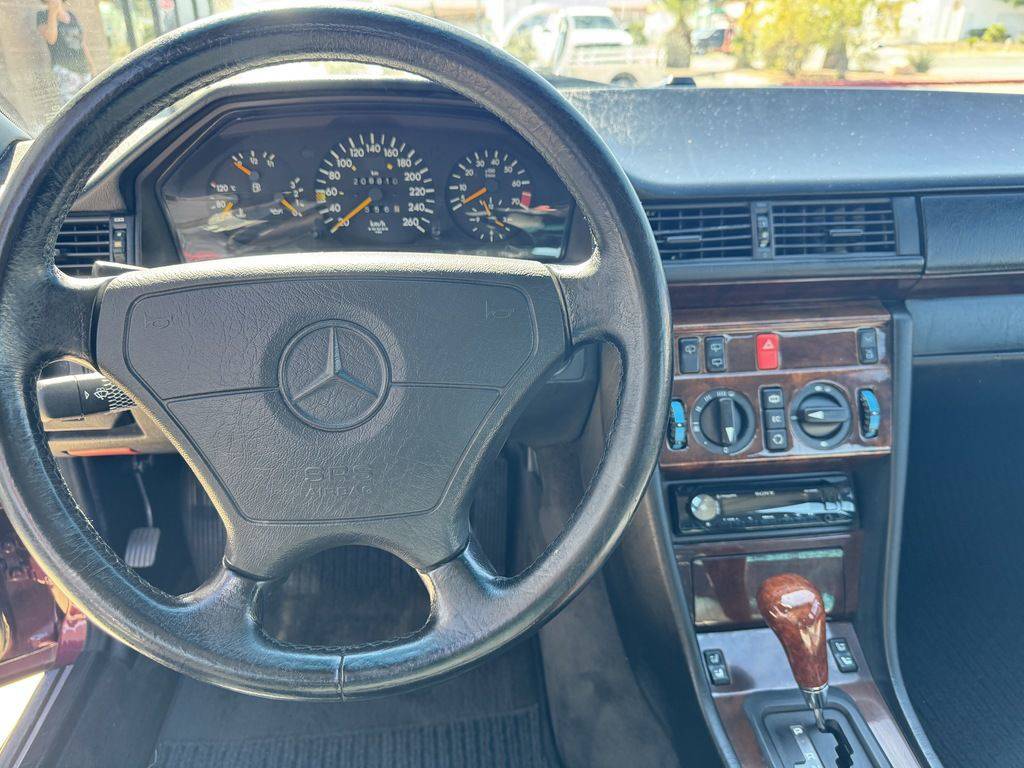 Mercedes-benz-e-class-1995-custom-112