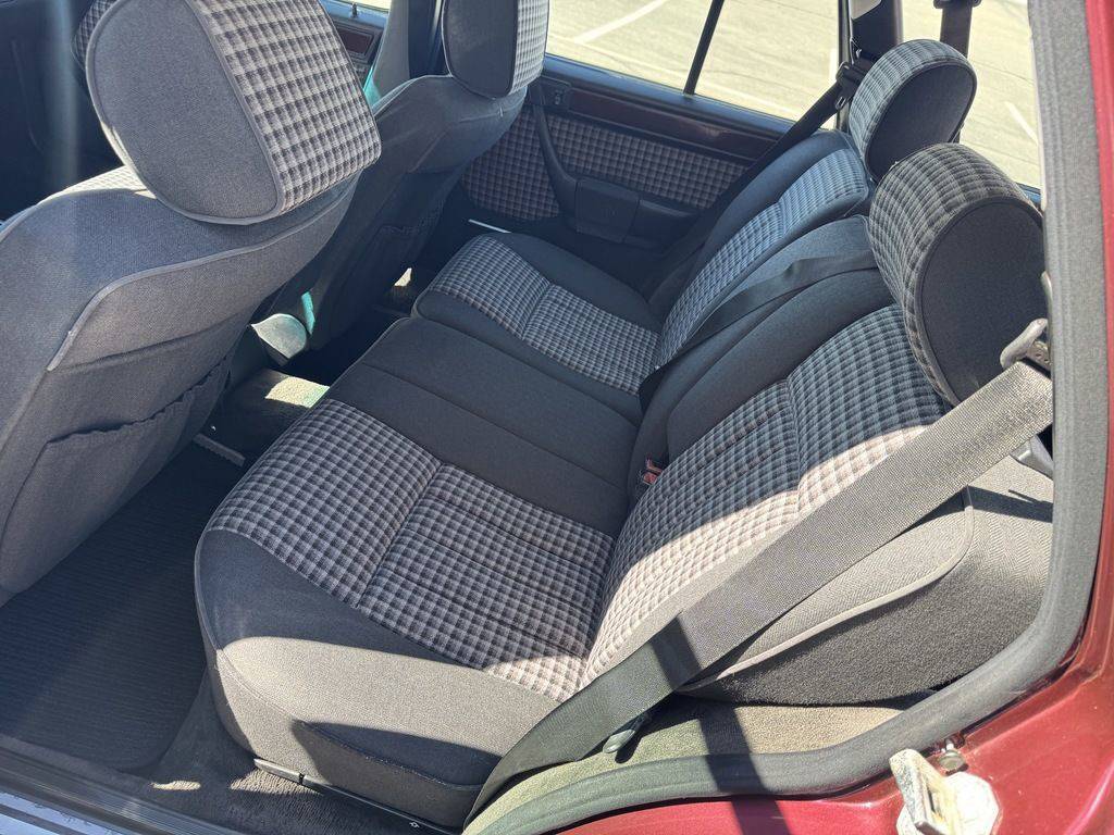 Mercedes-benz-e-class-1995-custom-19