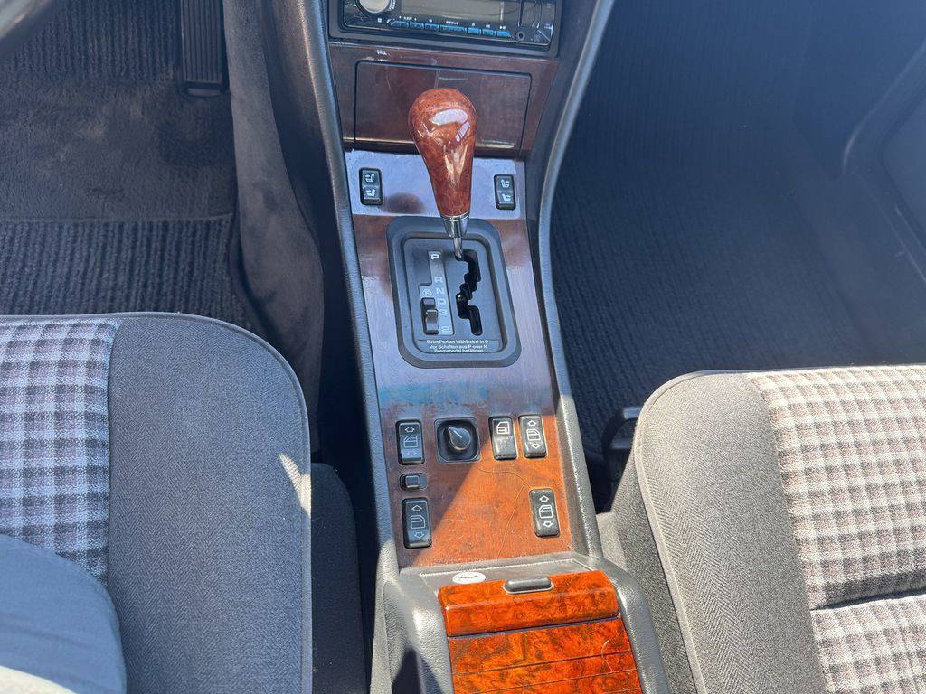 Mercedes-benz-e-class-1995-custom-29