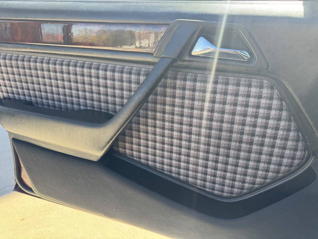 Mercedes-benz-e-class-1995-custom-97