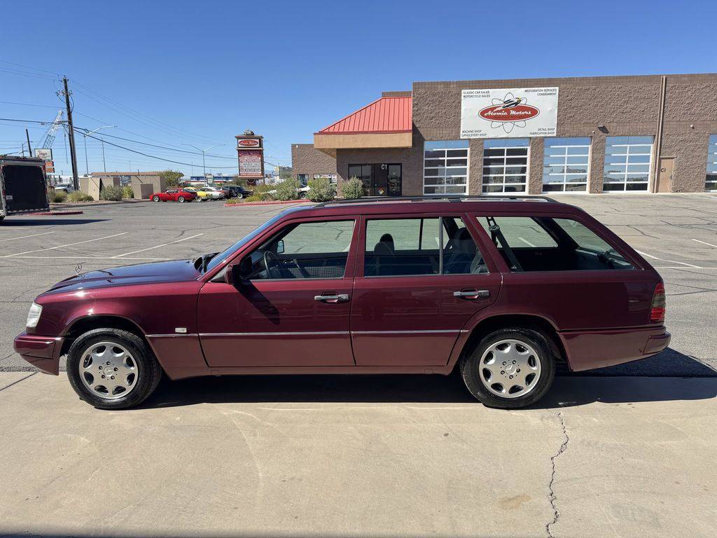 Mercedes-benz-e-class-1995-custom