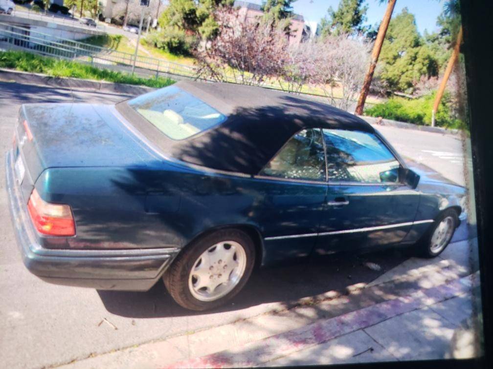 Mercedes-benz-e-class-1995-green-1