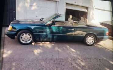 Mercedes-benz-e-class-1995-green-3