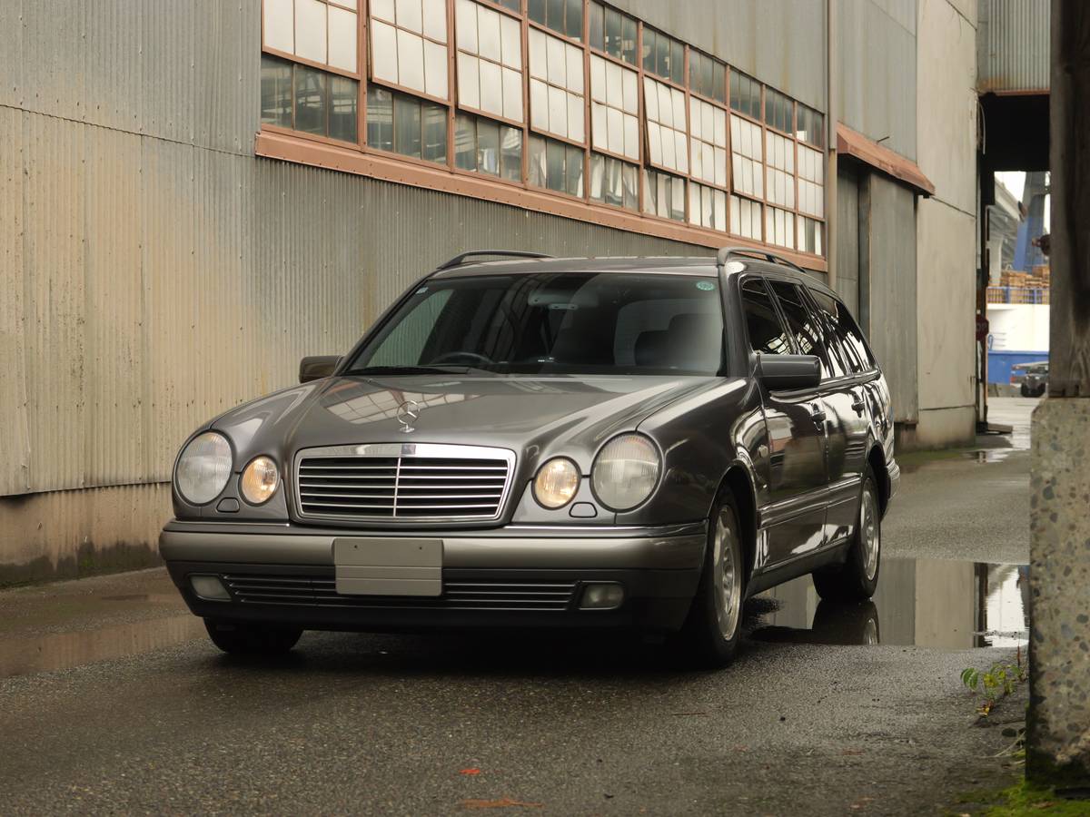 Mercedes-benz-e-class-e230t-touring-1996-grey-1
