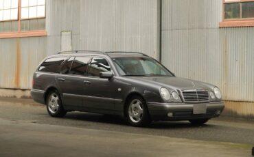 Mercedes-benz-e-class-e230t-touring-1996-grey-2