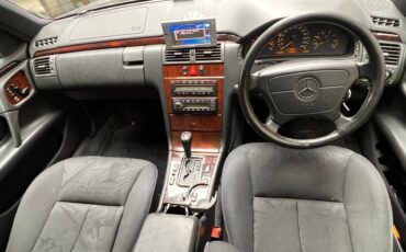 Mercedes-benz-e-class-e230t-touring-1996-grey-4