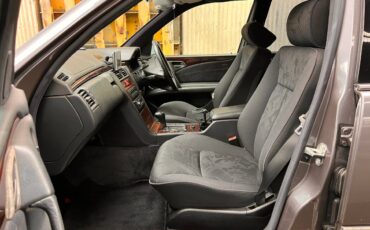 Mercedes-benz-e-class-e230t-touring-1996-grey-5