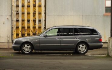 Mercedes-benz-e-class-e230t-touring-1996-grey-6