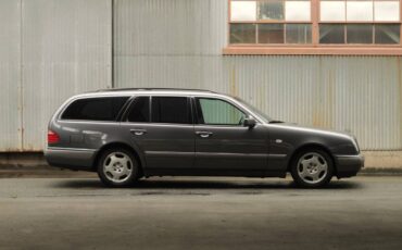 Mercedes-benz-e-class-e230t-touring-1996-grey-9