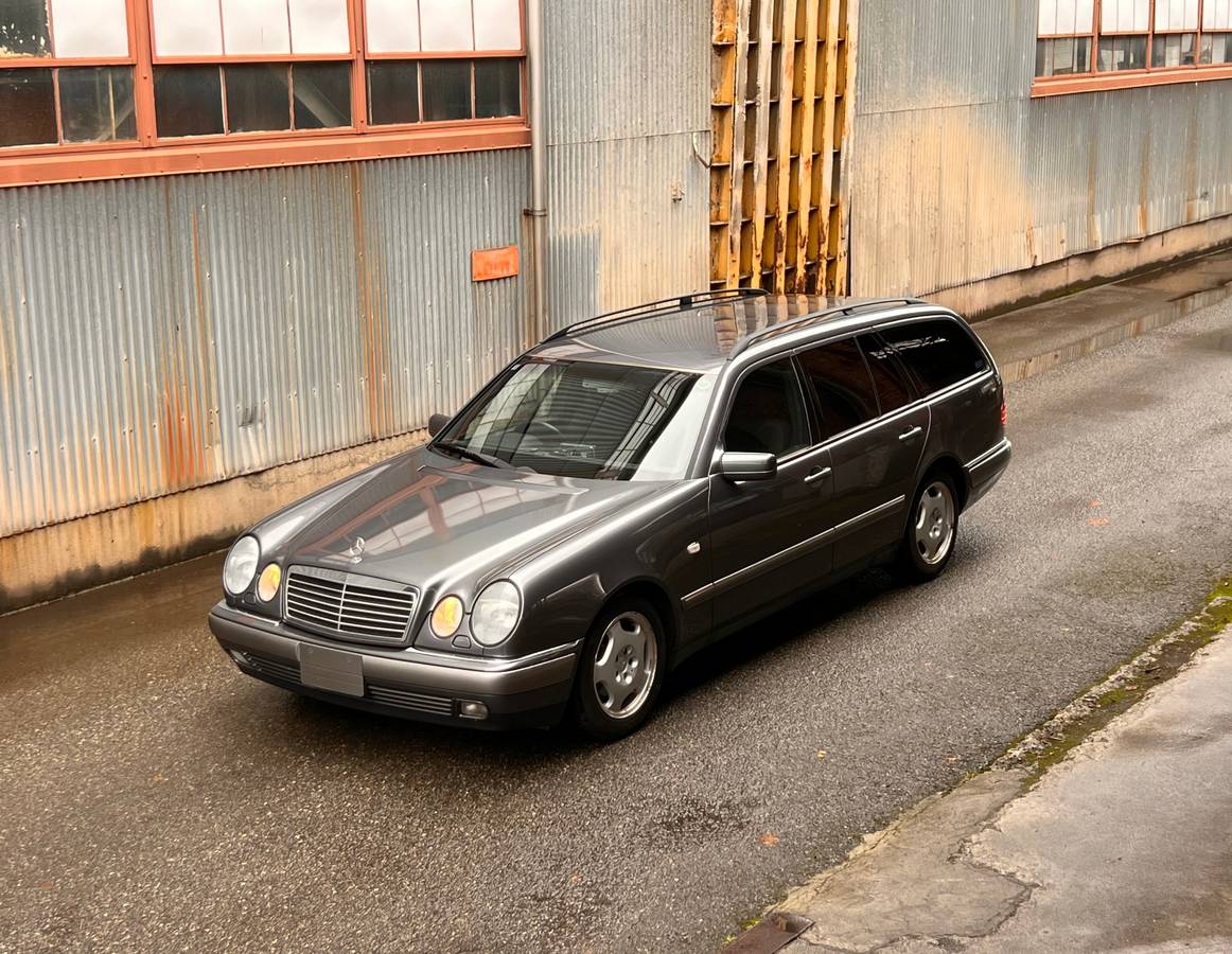 Mercedes-benz-e-class-e230t-touring-1996-grey
