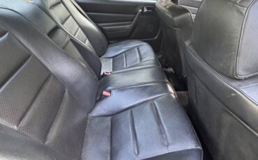 Mercedes-benz-e190-2.3-16v-1986-black-1