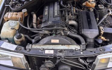 Mercedes-benz-e190-2.3-16v-1986-black-4