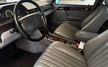 Mercedes-benz-e300-1991-white