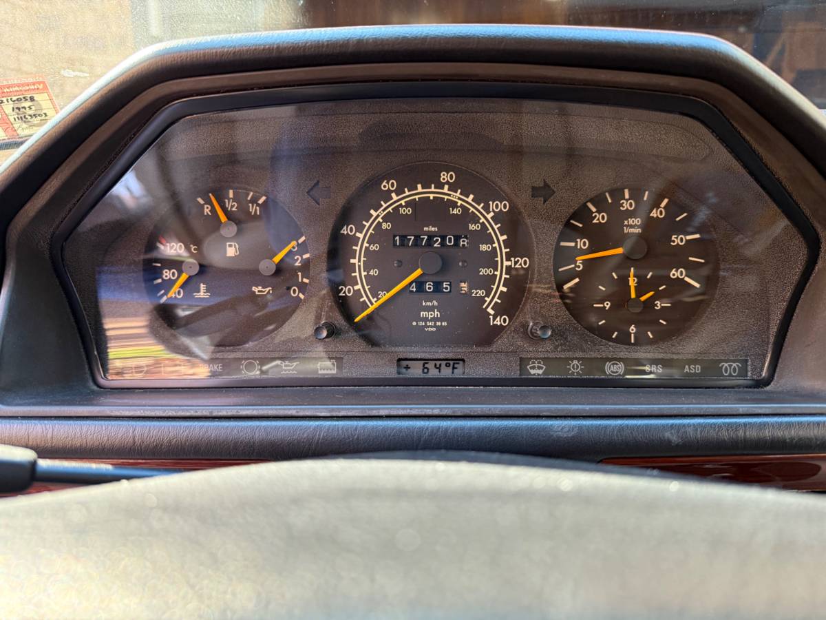 Mercedes-benz-e300-diesel-1995-12