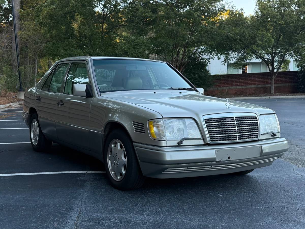 Mercedes-benz-e300-diesel-1995-2