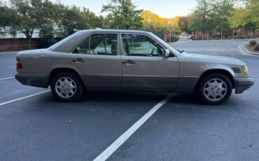 Mercedes-benz-e300-diesel-1995-3