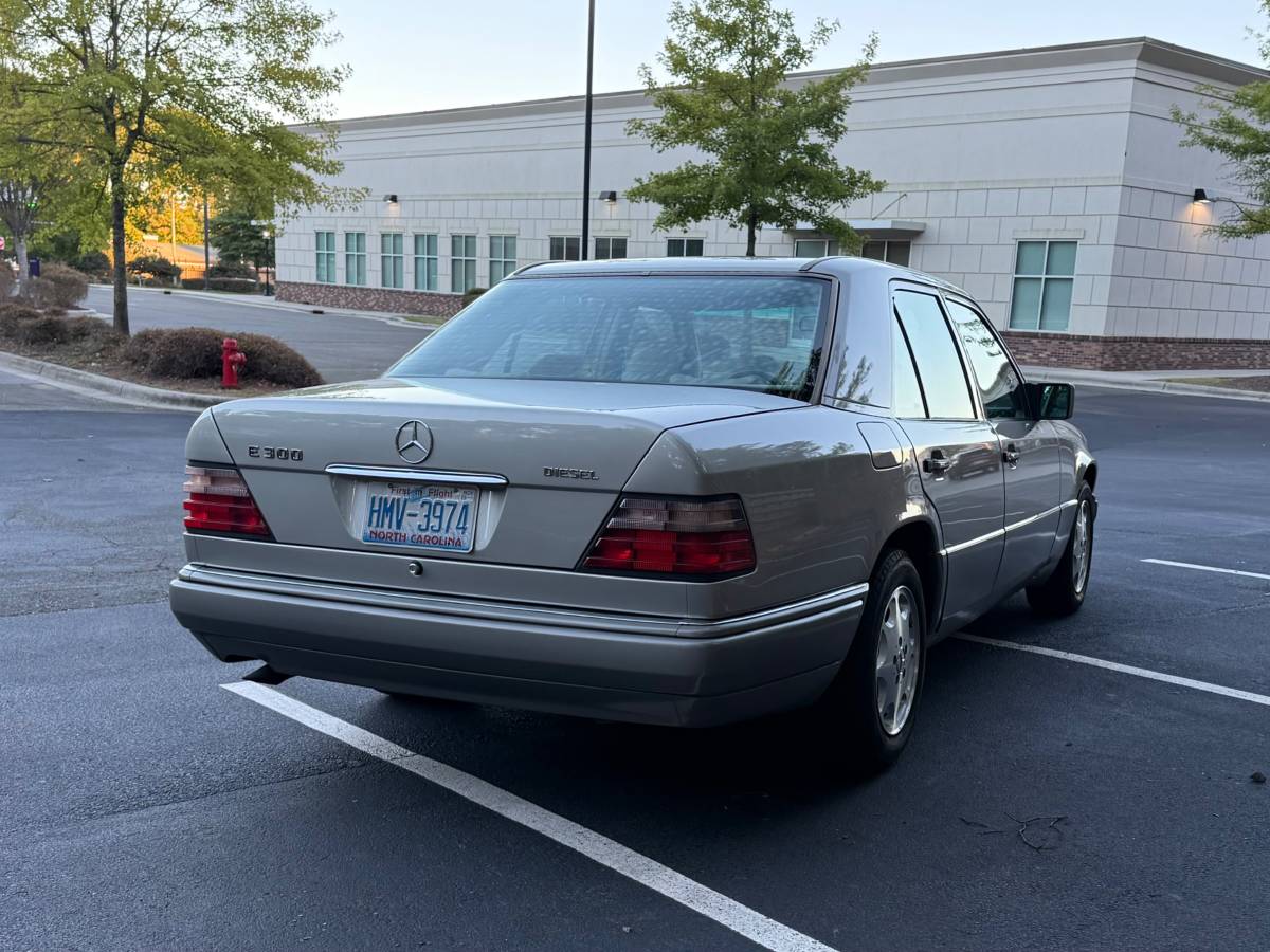 Mercedes-benz-e300-diesel-1995-5