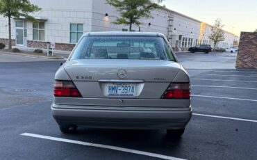 Mercedes-benz-e300-diesel-1995-6