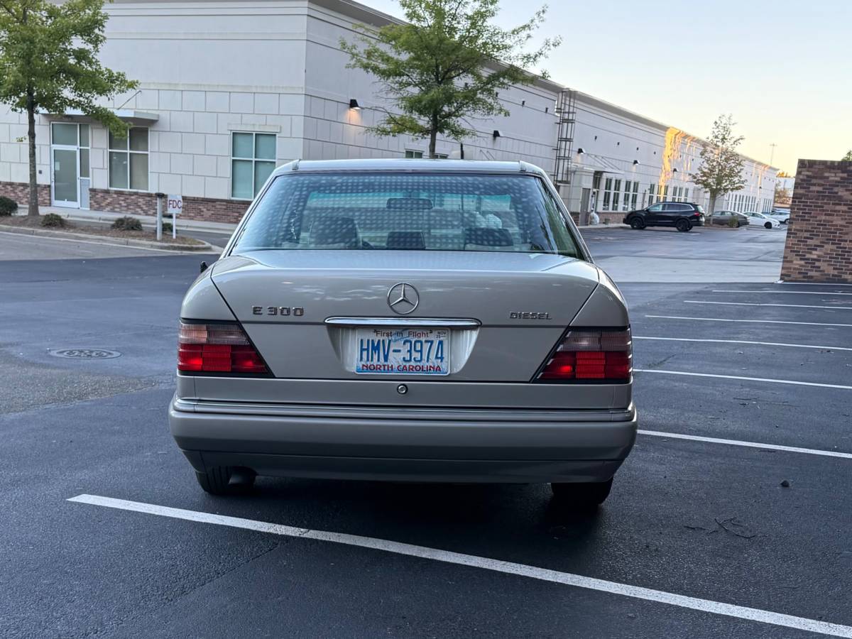 Mercedes-benz-e300-diesel-1995-6