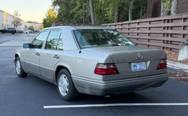Mercedes-benz-e300-diesel-1995-7