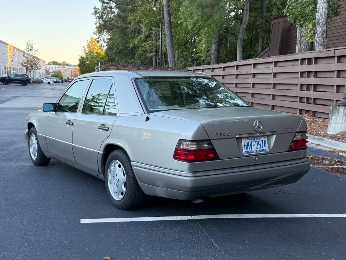 Mercedes-benz-e300-diesel-1995-7