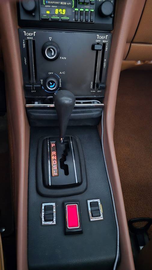 Mercedes-benz-s-class-1976-red-11