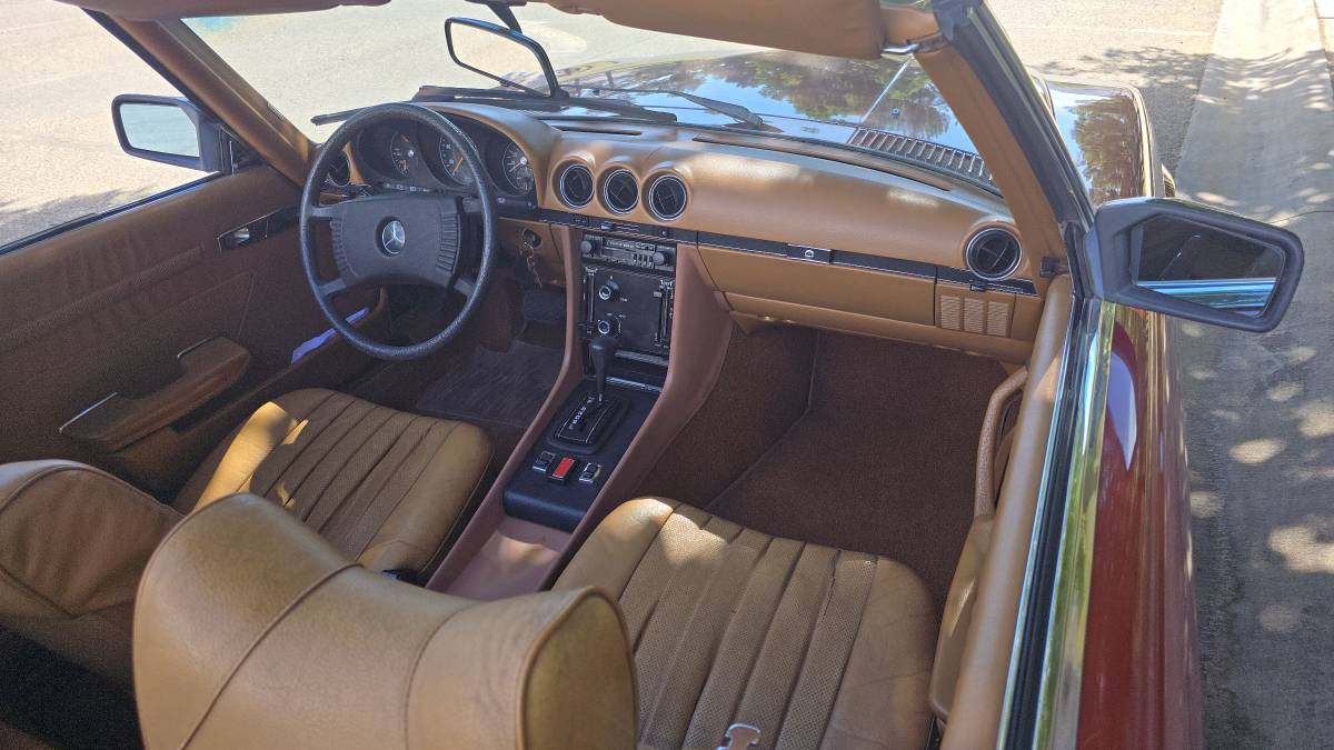 Mercedes-benz-s-class-1976-red-14