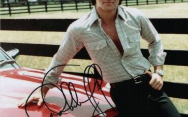 Mercedes-benz-s-class-1976-red-9