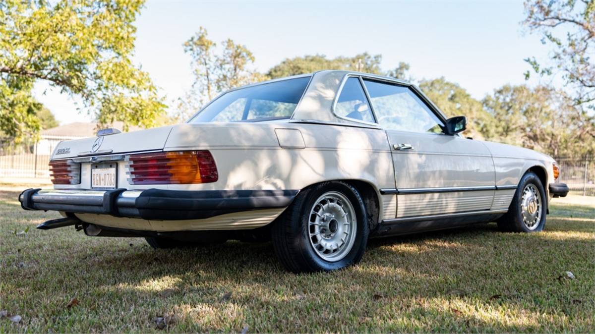 Mercedes-benz-s-class-1979-white-10