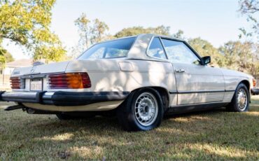 Mercedes-benz-s-class-1979-white-10