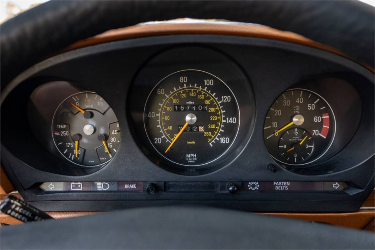 Mercedes-benz-s-class-1979-white-12