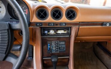 Mercedes-benz-s-class-1979-white-13