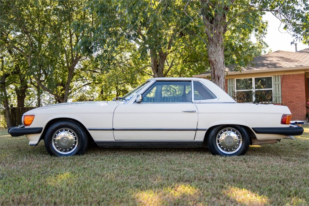 Mercedes-benz-s-class-1979-white-5