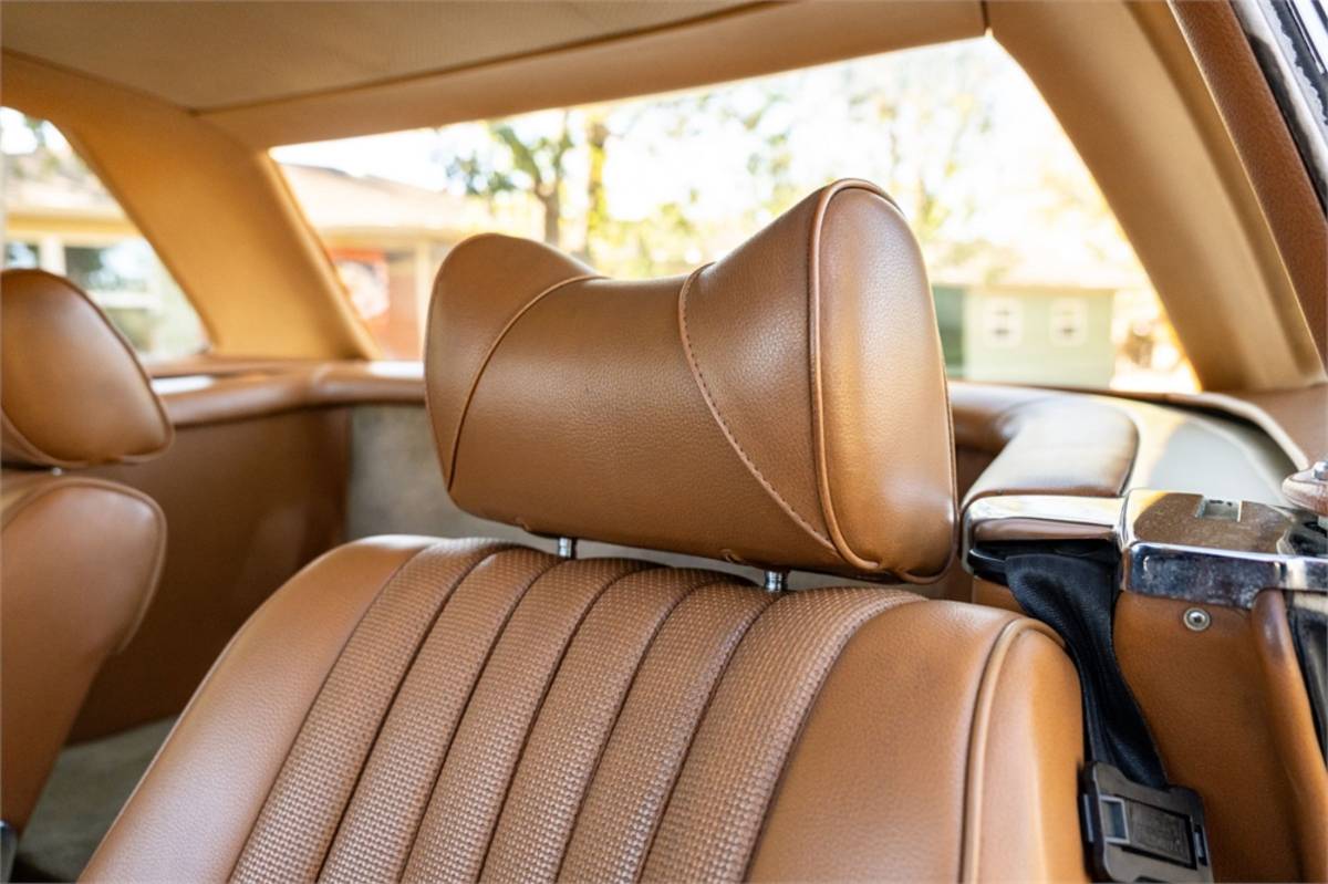 Mercedes-benz-s-class-1979-white-7